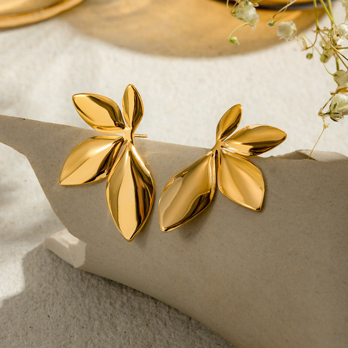 European And American Niche Glossy Flowers Leaf-shapepd Stud Earrings