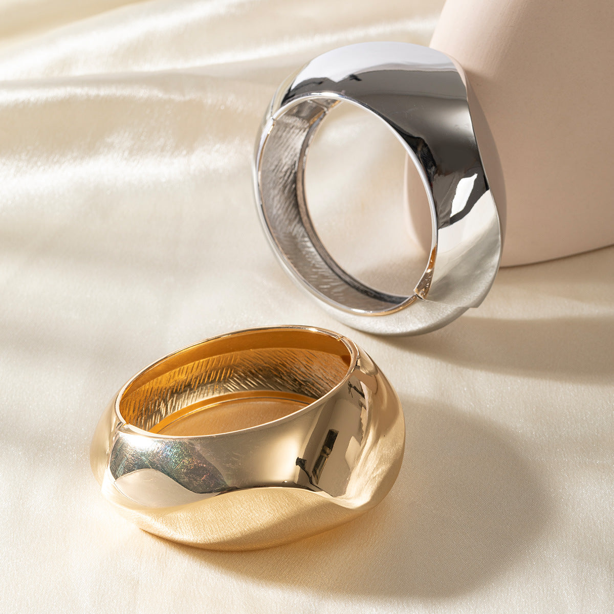 Exaggerated Wide Open Alloy Bracelet
