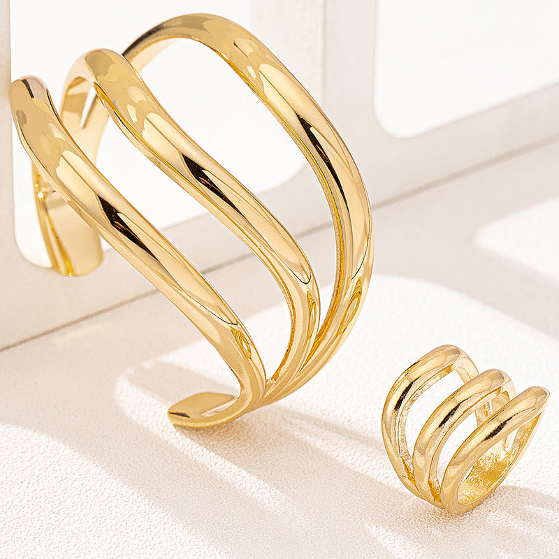 Personalized Retro Women's Ring Bracelet Ornament Suit