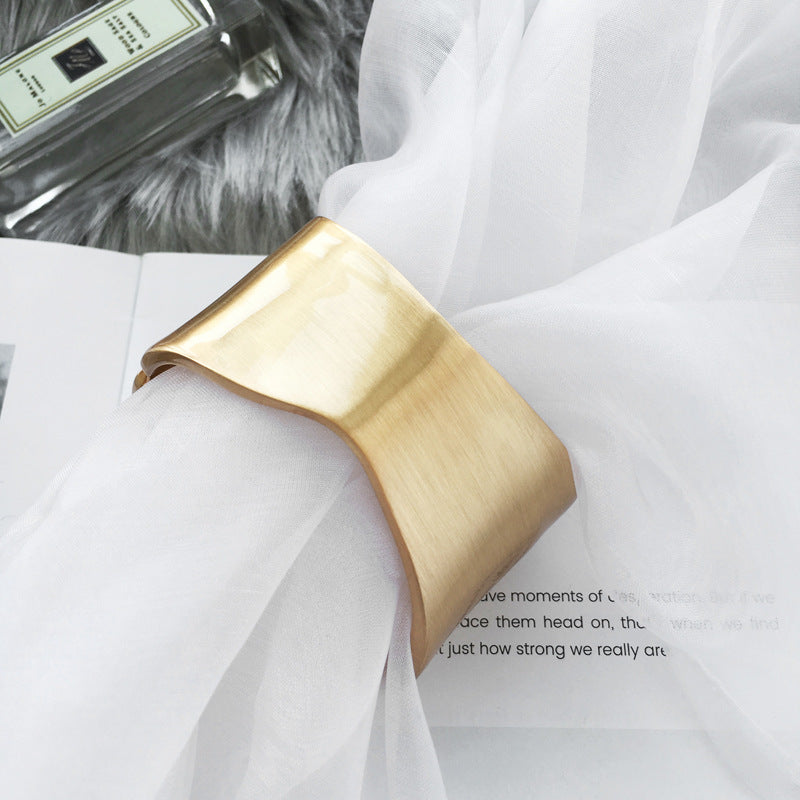Exaggerated Wide Side Bracelet Minimalist Spring Clasp Bracelet